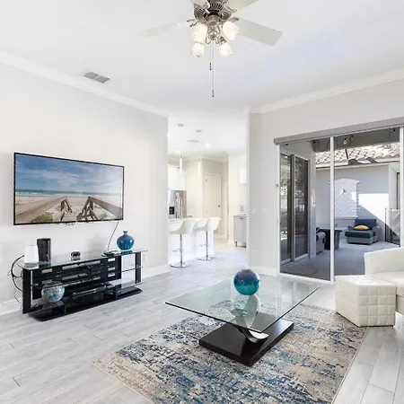 W456 - Gleaming Retreat With Private Pool At Reunion Vila